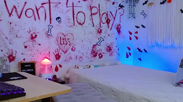 Snapshot of reaLISStic chatting on October 3, 2025, 4:52 pm reaLISStic online show from October 3, 2025, 4:52 pm