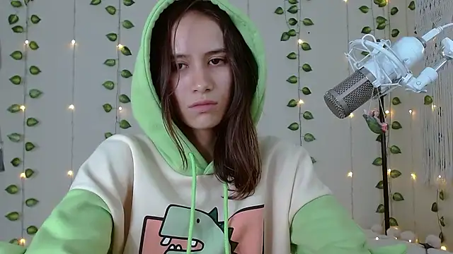 Snapshot of reaLISStic chatting on January 8, 2026, 5:08 pm reaLISStic online show from January 8, 2026, 5:08 pm