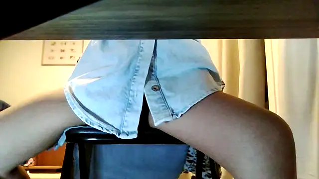 petite-Alondra online show from February 1, 2026, 7:01 pm