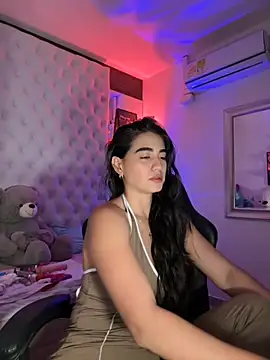 ZarahEvans online show from December 3, 2025, 8:08 pm