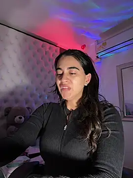 Snapshot of ZarahEvans chatting on March 11, 2026, 9:42 pm ZarahEvans online show from March 11, 2026, 9:42 pm