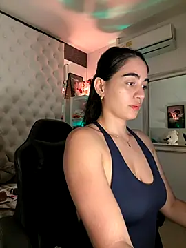 Snapshot of ZarahEvans chatting on October 15, 2025, 8:28 pm ZarahEvans online show from October 15, 2025, 8:28 pm