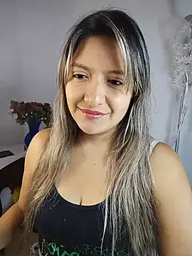 valeriahunter1 online show from May 22, 2026, 10:41 pm