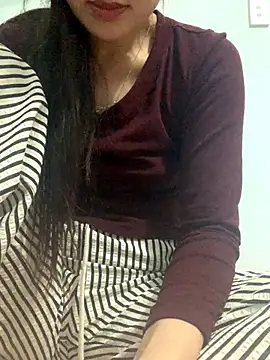 Snapshot of Hoanami chatting on November 21, 2025, 4:17 pm Hoanami online show from November 21, 2025, 4:17 pm