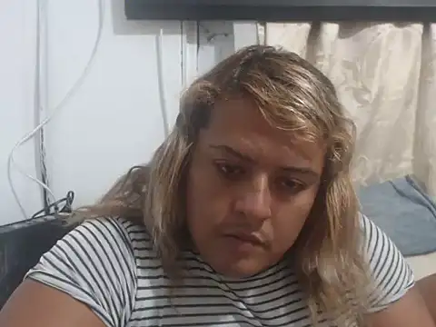 KIARAMARSHALLWELLZ online show from January 12, 2026, 5:36 am