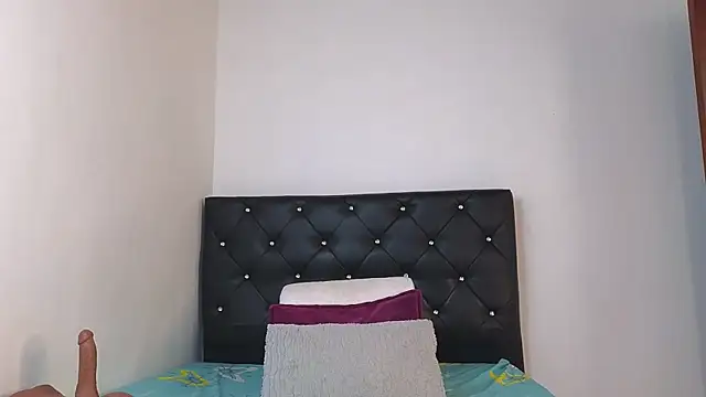 Snapshot of tatiana_big_ass_boobs chatting on November 17, 2025, 4:33 pm tatiana big ass boobs online show from November 17, 2025, 4:33 pm