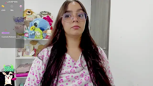 Snapshot of Valery7rose_ chatting on June 19, 2026, 2:12 pm Valery7rose online show from June 19, 2026, 2:12 pm