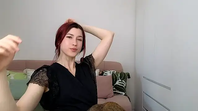 AliciaNewell online show from October 18, 2025, 10:50 am