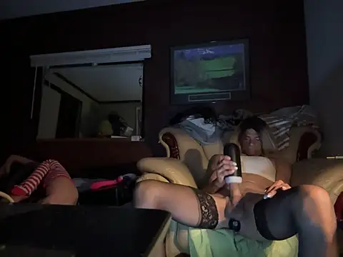 Brooke-lynn online show from September 9, 2025, 6:12 am