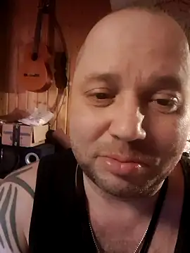 Hippiep online show from November 9, 2025, 4:49 am