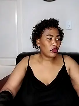 KINKYTEE20 online show from November 24, 2025, 7:47 pm