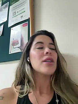 Snapshot of Emilia_Bakerr chatting on August 3, 2026, 9:20 pm Emilia Bakerr online show from August 3, 2026, 9:20 pm