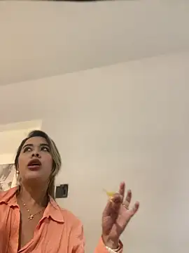 Emilia Bakerr online show from February 5, 2025, 6:37 pm