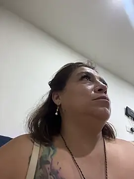 MrsFoucher online show from November 1, 2025, 2:40 am