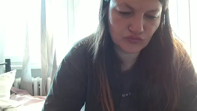 Snapshot of Lucinka1 chatting on May 19, 2026, 7:15 am Lucinka1 online show from May 19, 2026, 7:15 am