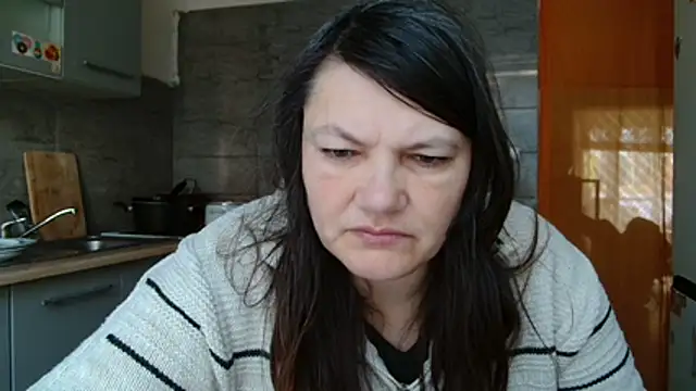 Snapshot of Lucinka1 chatting on March 10, 2026, 7:01 am Lucinka1 online show from March 10, 2026, 7:01 am