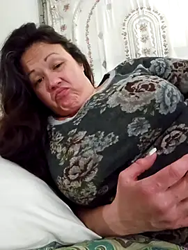 Snapshot of sweetkitty111 chatting on March 18, 2025, 4:18 am sweetkitty111 online show from March 18, 2025, 4:18 am