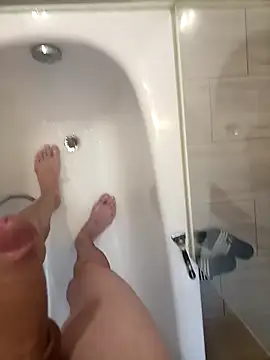 victortt online show from November 8, 2025, 3:26 pm