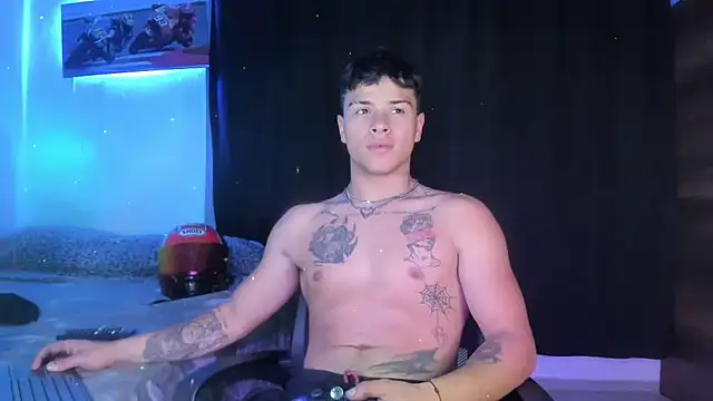 Snapshot of Dominic_Biker__ chatting on December 17, 2024, 5:29 am Dominic Biker online show from December 17, 2024, 5:29 am