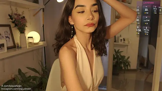 Snapshot of JulietteDee chatting on November 6, 2025, 10:14 pm JulietteDee online show from November 6, 2025, 10:14 pm