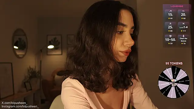 Snapshot of JulietteDee chatting on November 18, 2025, 9:51 pm JulietteDee online show from November 18, 2025, 9:51 pm