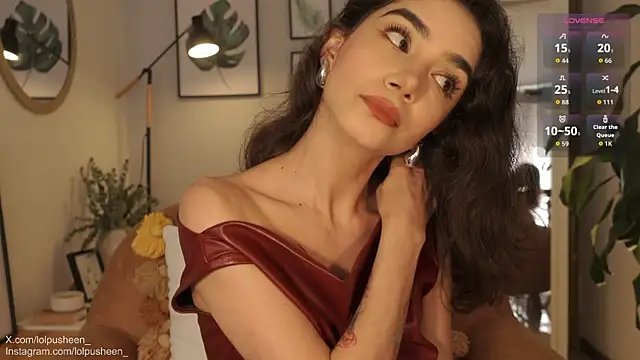 Snapshot of JulietteDee chatting on November 17, 2025, 9:41 pm JulietteDee online show from November 17, 2025, 9:41 pm