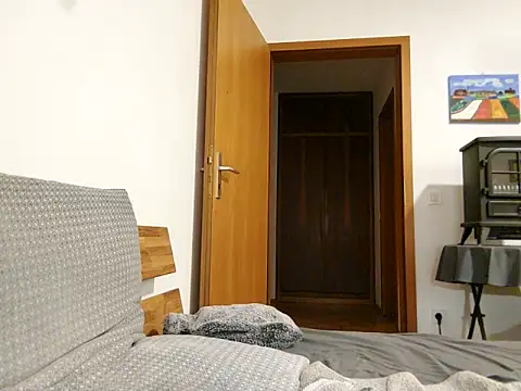 noidentiti online show from March 21, 2025, 11:01 pm