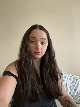 brazillliangirl online show from February 27, 2026, 5:02 pm