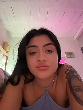 lucianaroy online show from November 19, 2025, 10:21 pm