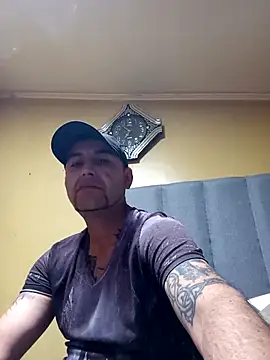 Snapshot of TrainedFinder5 chatting on November 5, 2025, 1:52 am TrainedFinder5 online show from November 5, 2025, 1:52 am