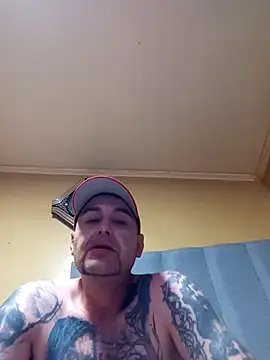 Snapshot of TrainedFinder5 chatting on October 20, 2025, 11:27 pm TrainedFinder5 online show from October 20, 2025, 11:27 pm