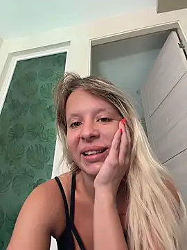 LikaCat online show from June 3, 2026, 4:13 am