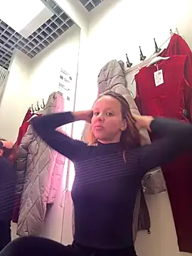 LikaCat online show from November 17, 2025, 3:54 am