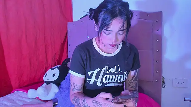 IrisMagiic online show from September 23, 2025, 10:50 pm