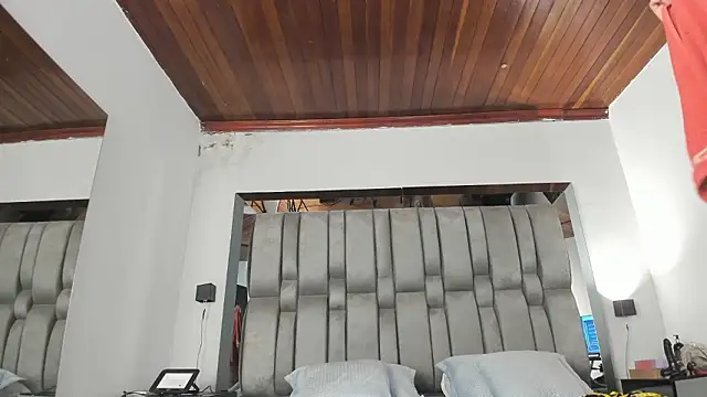 NikkySmiith online show from March 31, 2026, 12:07 pm