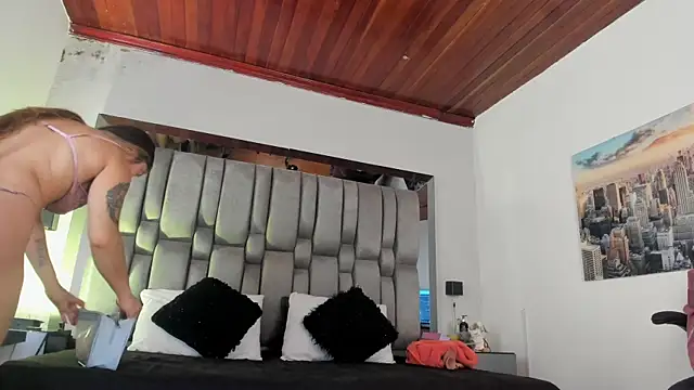 NikkySmiith online show from March 13, 2026, 11:48 am