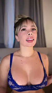 Alison Diaz17 online show from February 19, 2026, 11:12 pm