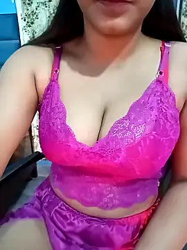 Snapshot of Gulabo-jaan chatting on February 15, 2025, 9:17 pm Gulabo-jaan online show from February 15, 2025, 9:17 pm