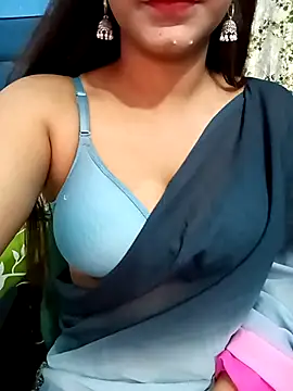 Snapshot of Gulabo-jaan chatting on March 1, 2025, 3:49 pm Gulabo-jaan online show from March 1, 2025, 3:49 pm