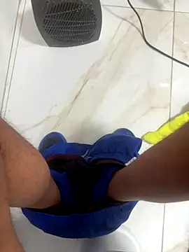 pino8787 online show from November 7, 2025, 3:44 am