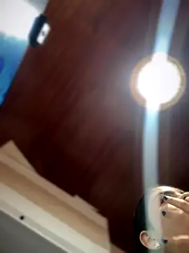 MarianaBenz online show from November 5, 2025, 1:09 am