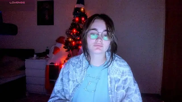 AnnaRoading online show from December 30, 2024, 7:42 pm