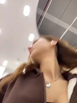 QuitieLia online show from March 12, 2026, 7:23 am