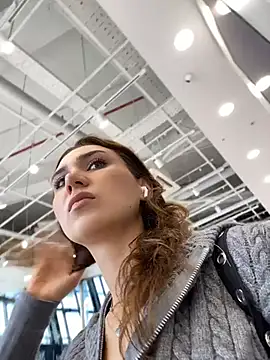 QuitieLia online show from April 17, 2026, 1:14 pm