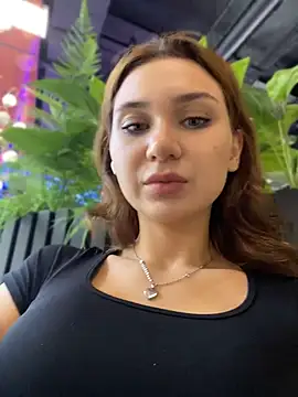 QuitieLia online show from April 20, 2026, 8:06 am