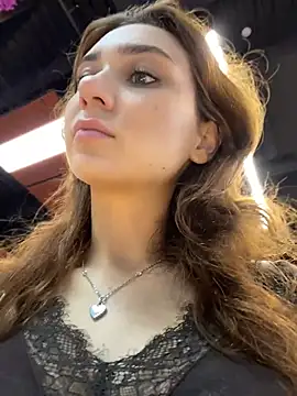 QuitieLia online show from April 18, 2026, 12:51 pm