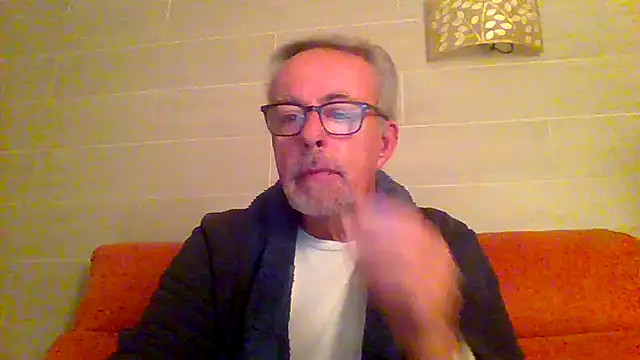 tuggy59 online show from December 21, 2025, 5:31 am