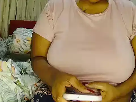 Snapshot of Real1SweetQueen chatting on June 11, 2026, 5:04 am Real1SweetQueen online show from June 11, 2026, 5:04 am