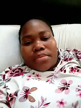 Real1SweetQueen online show from November 4, 2025, 3:32 am