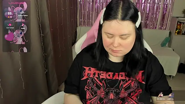 Akemi BBW online show from May 11, 2026, 7:54 am